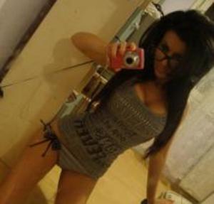 Genevieve from Utah is looking for adult webcam chat