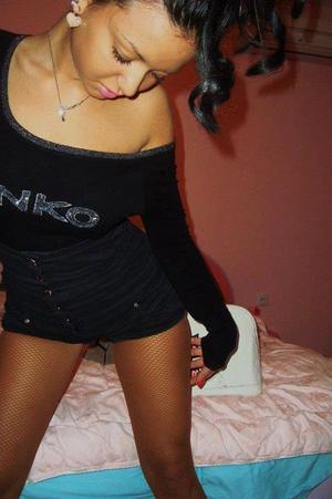 Elise is a cheater looking for a guy like you!