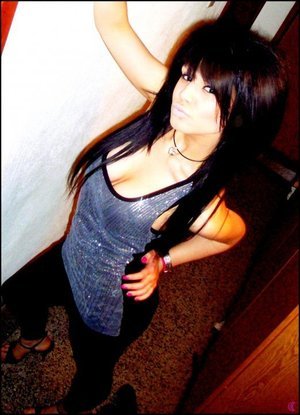 Escorts like Kellie are down to fuck you now!