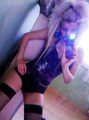 Lacresha from Arizona is looking for adult webcam chat