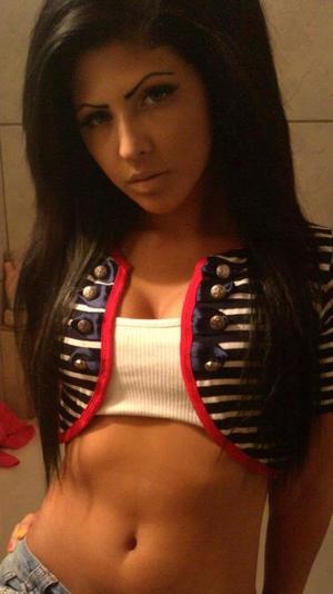 Karyn from New Mexico is looking for adult webcam chat